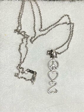 Jane Seymour Peace Love Open Hearts Stack Pendant 925 Sterling Silver JWBR